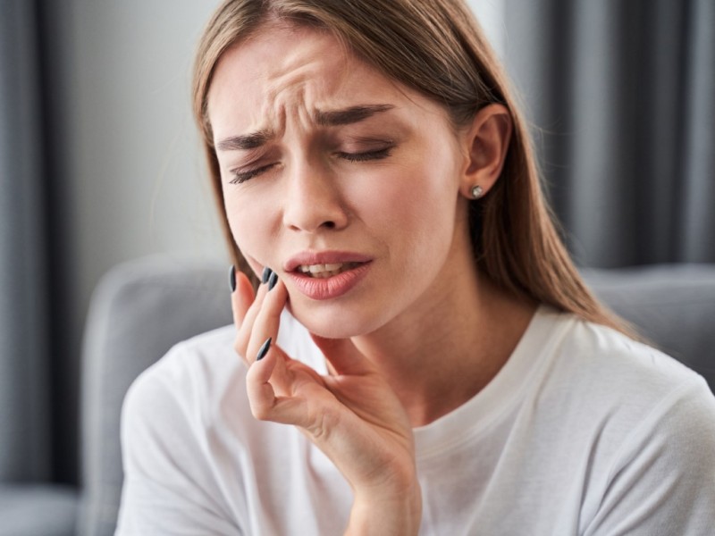 Got A Cracked Tooth? See A Dentist Right Away!